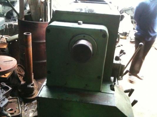 เครื่องกลึง 6 ฟุต รุ่นหนัก 3 เพลา เกียร์บล็อก พร้อมใช้งาน ด่วน !!!! 98,000