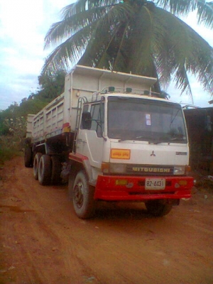 ขายสิบล้อดั้ม หลง527 MA ช่วงล่าง TD เพลาบุ๋ม เบรคทิฟฟี่ มีระบบลากพ่ว ง วางเครื่อง po9 315 แรง  ยางใหม่10 เส้น