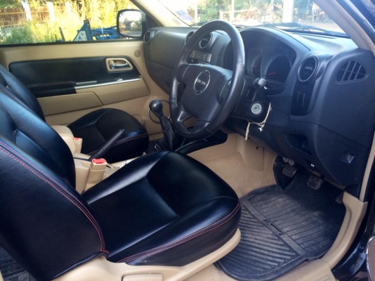 ขาย ISUZU D-MAX CAB 4 เครื่อง 2.5 ขาย ISUZU D-MAX CAB 4 เครื่อง 2.5