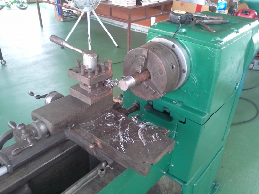 เครื่องกลึง 6 ฟุต SUNSHING JT-1000A เกียร์บล็อค 3 เพลา พร้อมมีเบรค ใช้ไฟบ้าน พร้อมใช้งาน