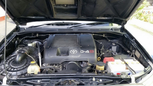 ขาย TOYOTA FORTUNER 3.0 V 4WD ตัวท๊อป ลดราคาเหลือ 600,000 เท่านั้น