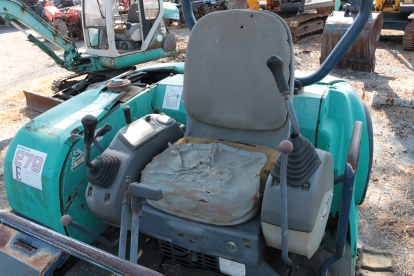 KOMATSU PC35R  เก่านอก เอวแน่น ปั็มแรง สภาพพร้อมใช้ สุดๆเอาไปแบ่งกันใช้ได้เลยครับ   น้องร็อค จัดหั้ย สนใจโทร สอบถามได้ 081-8535656