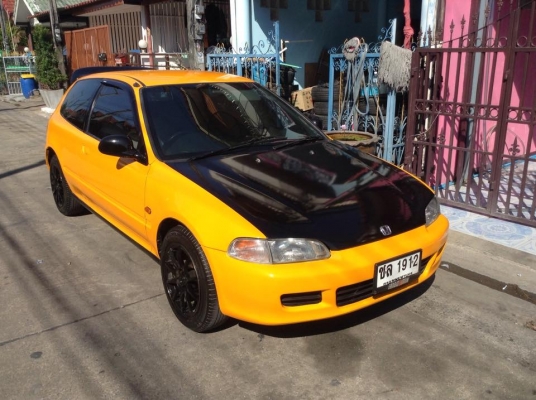 ขายครับ HONDA. CIVIC. 3 D. V-TEC. ออโต้ แกสหัวฉีด สีเจ็บตูด แม็กสวย แอรหนาว พร้อมใช้ จบๆ สีสวยช่วงล่างดี ภายในสวย เครื่องดี พร้อมใช้ วิ่งไกลสบาย เอาไปหล่ออย่างเดียว ราคานี้โคตรถูก ช้าอด 79000 085-359-4089 กอล์ฟครับ ดูรถสายไหมวงศกร