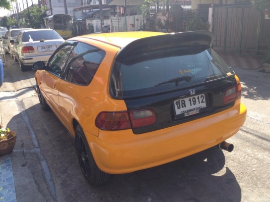 ขายครับ HONDA. CIVIC. 3 D. V-TEC. ออโต้ แกสหัวฉีด สีเจ็บตูด แม็กสวย แอรหนาว พร้อมใช้ จบๆ สีสวยช่วงล่างดี ภายในสวย เครื่องดี พร้อมใช้ วิ่งไกลสบาย เอาไปหล่ออย่างเดียว ราคานี้โคตรถูก ช้าอด 79000 085-359-4089 กอล์ฟครับ ดูรถสายไหมวงศกร