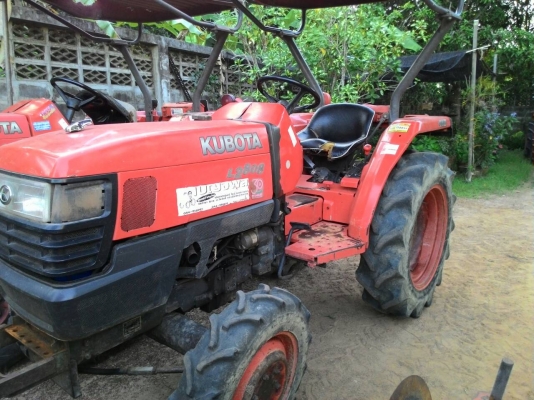 ขายรถไถ KUBOTA L2808  2เพลา 28แรง ราคา 160,000  สนใจสอบถาม 0818618678