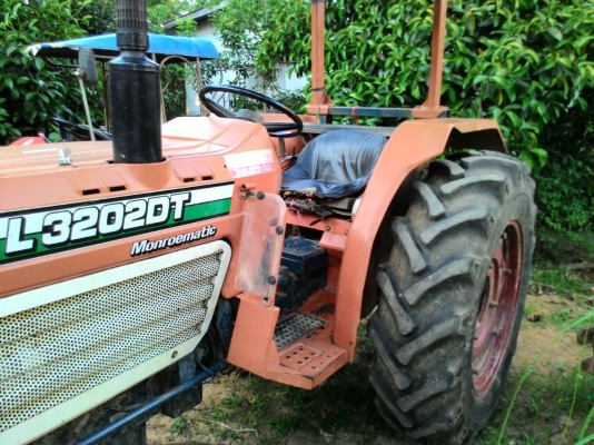 ขายรถไถ KUBOTA L33202DT  2เพลา 32แรง ราคา 75,000  สนใจสอบถาม 0818618678