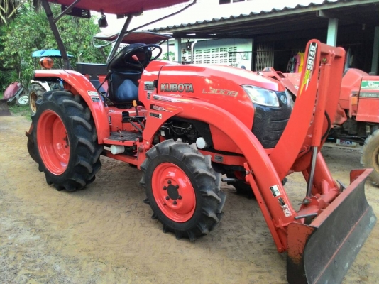 ขายรถไถ KUBOTA L3008 พร้อมดันหน้า ผาน5   สนใจสอบถาม 0818618678