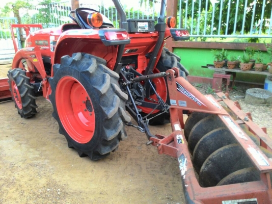 ขายรถไถ KUBOTA L3008 พร้อมดันหน้า ผาน5   สนใจสอบถาม 0818618678