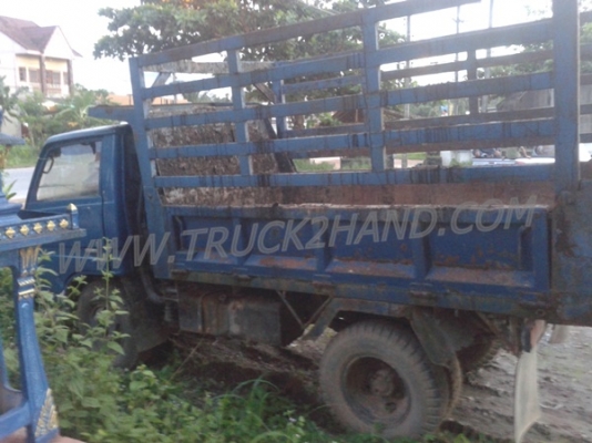 รถบรรทุก 6 ล้อดัมพ์