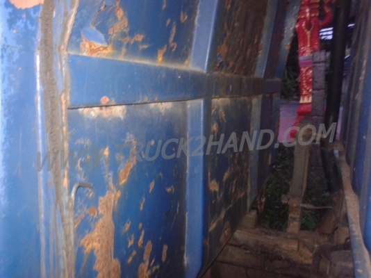 รถบรรทุก 6 ล้อดัมพ์