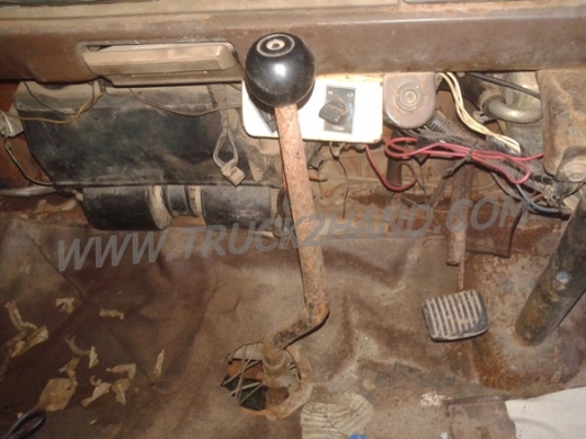 รถบรรทุก 6 ล้อดัมพ์