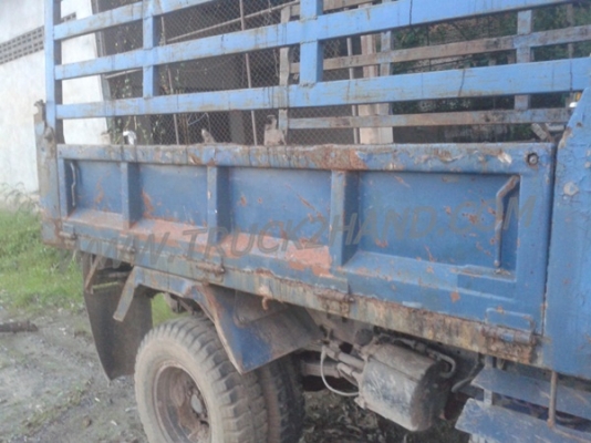 รถบรรทุก 6 ล้อดัมพ์