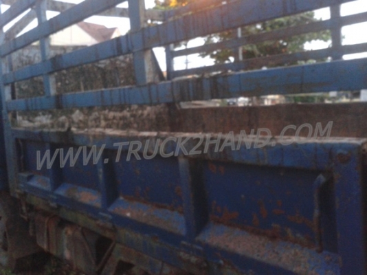 รถบรรทุก 6 ล้อดัมพ์