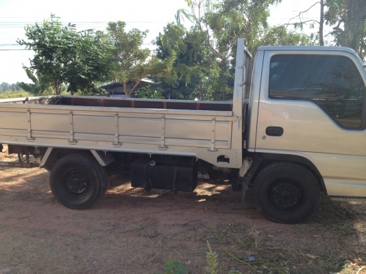 ขายสี่ล้อ อีซูซุ NKR-100แรง ปี49ป้ายเล็กไม่ติดเวลา สภาพดีเครืองแน่น แคซซีสวยกิ๊ก เอกสารทะเบียนพร้อมโอน