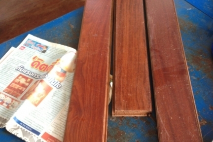 ไม้ปาเก้มะค่าเก่าเก็บ