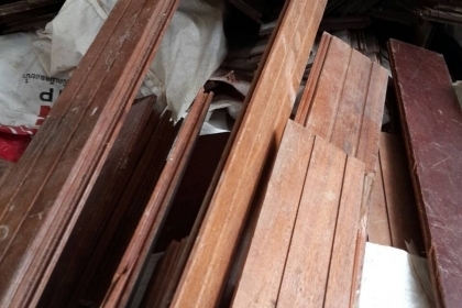 ไม้ปาเก้มะค่าเก่าเก็บ