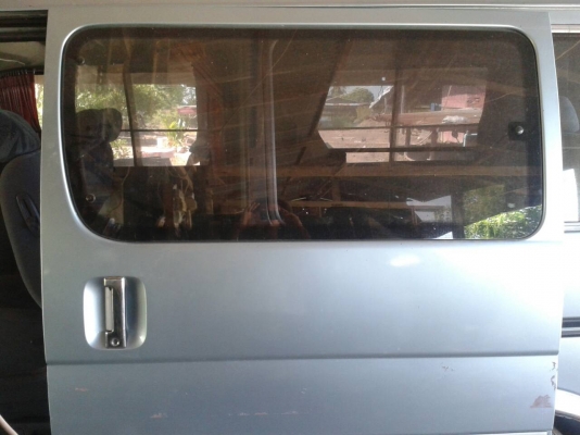 ประตูเลื่อนข้าง รถตู้ Toyota หัวจรวด