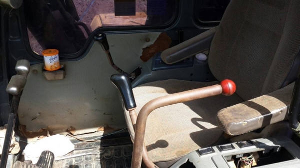 ขายแบคโคKOMATSU PC200-6 เครื่องดี เอวแน่น ทำงานเร็ว บูมอาร์มดี สภาพพร้อมใช้งาน สนใจโทร 090-8588220คุณนะ ID:narong498 หรือ www.truck.in.th/498 หรือfb:ณรงค์ ซื้อขายรถมือสอง(เว็บไซต์ส่วนตัว)