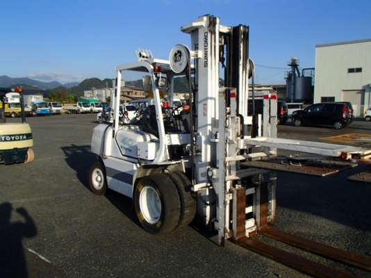 ขายฟอร์คลิฟต์  4 ตัน , ( SPECS JAPAN ) , AT , NISSAN 6 สูบ แรงสั่งได้!!!, 4 คอนโทรล ,เสา FULL FREE  5.7 M  ขอบคุณพี่ประสงค์มากครับ