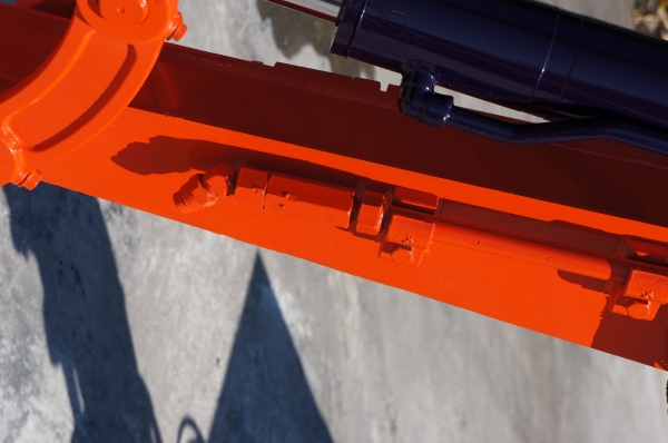 ขายรถขุดขนาดเล็กมีลายใส่หัวเจาะ  KUBOTA KH 60 (เทียบเท่า PC25) ผ่านการใช้งานมาน้อยมาก