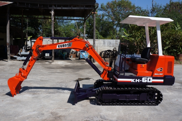 ขายรถขุดขนาดเล็กมีลายใส่หัวเจาะ  KUBOTA KH 60 (เทียบเท่า PC25) ผ่านการใช้งานมาน้อยมาก