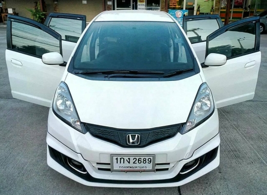-----ขาย-----  (รถบ้าน ฟรีดาวน์ พร้อมโอน)  HONDA JAZZ ปี12 เกียร์AT เครื่อง 1.5 แอร์แบคคู่ เบาะหนังดำ กุญแจอีโม เซนทรัลล๊อก รถสวย ใหม่ เอี่ยม ไม่น้ำท่วม วิ่งน้อย ดูแลรักษาดี