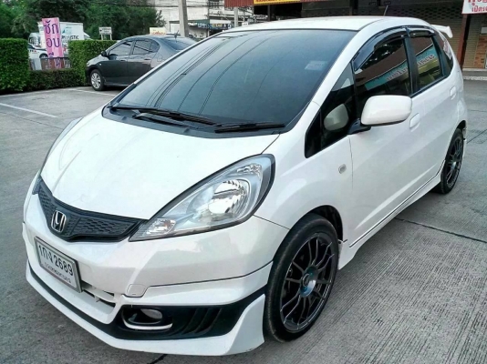 -----ขาย-----  (รถบ้าน ฟรีดาวน์ พร้อมโอน)  HONDA JAZZ ปี12 เกียร์AT เครื่อง 1.5 แอร์แบคคู่ เบาะหนังดำ กุญแจอีโม เซนทรัลล๊อก รถสวย ใหม่ เอี่ยม ไม่น้ำท่วม วิ่งน้อย ดูแลรักษาดี