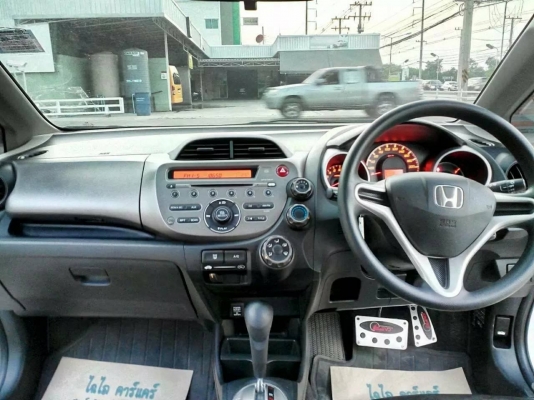 -----ขาย-----  (รถบ้าน ฟรีดาวน์ พร้อมโอน)  HONDA JAZZ ปี12 เกียร์AT เครื่อง 1.5 แอร์แบคคู่ เบาะหนังดำ กุญแจอีโม เซนทรัลล๊อก รถสวย ใหม่ เอี่ยม ไม่น้ำท่วม วิ่งน้อย ดูแลรักษาดี