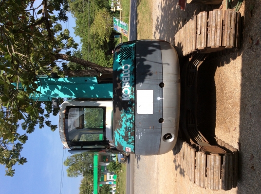 รถขุด ยี่ห้อKOBELCO