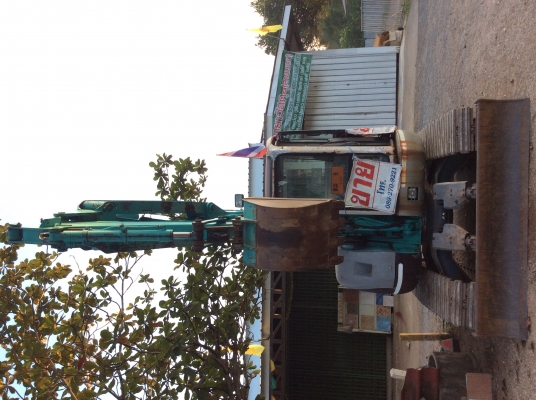 รถขุด ยี่ห้อKOBELCO