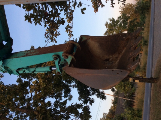 รถขุด ยี่ห้อKOBELCO