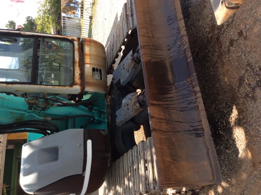 รถขุด ยี่ห้อKOBELCO