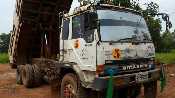 ขายดั้มMITSUBISHI FN528 ยูโรวันปี44 เครื่องดี แคชซีสวย พ.เพาเวอร์ เบรกทิฟฟี่ ภายในสวย แอร์เย็น พร้อมใช้งาน เอกสารพร้อมโอน จัดไฟแนนซ์ได้ เงื่อนไขง่ายๆวันเดียวรับรถ สนใจโทร 090-8588220คุณนะ ID:narong498 หรือ www.truck.in.th/498 หรือfb:ณรงค์ ซื้อขายรถมือสอง(