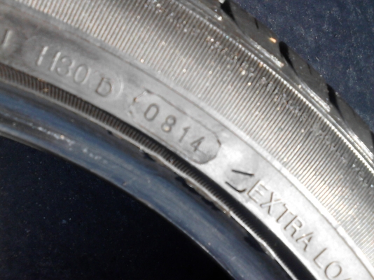 205/45R17  ใหม่ๆ ปี2014 DEESTONE CARRERRS R702 ปี2014 ไม่มีปะ มี 2 เส้น  TEL.081-427-3941