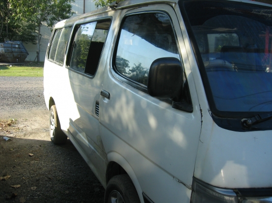 ขายรถตู้ปี93เครื่อง2.5ดีเวล