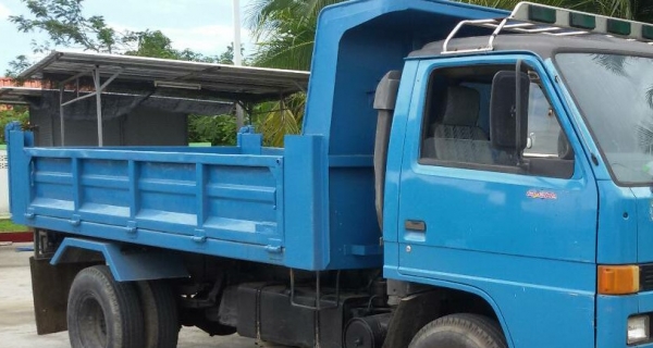 หกล้อดั้ม อีซูซุ NPRNPR-59LU5M-115แรง เกียร์สั้น power ล่างใหญ่ ท้าย Fยาง 8.25ดีทุกเส้น รถสภาพดีเดิมๆพร้อมจะไปลุย เมืองอุบล ครับท่าน