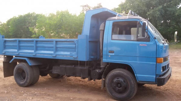 หกล้อดั้ม อีซูซุ NPRNPR-59LU5M-115แรง เกียร์สั้น power ล่างใหญ่ ท้าย Fยาง 8.25ดีทุกเส้น รถสภาพดีเดิมๆพร้อมจะไปลุย เมืองอุบล ครับท่าน