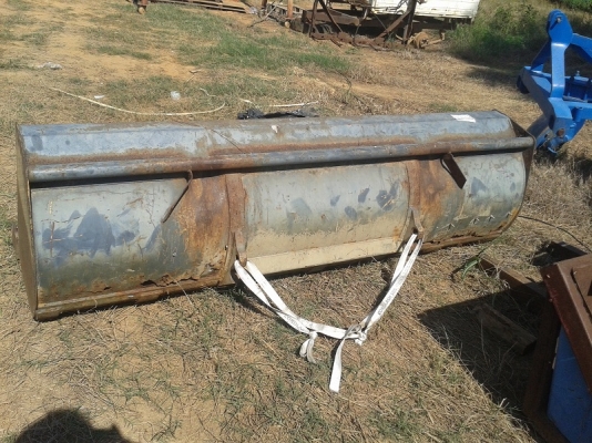 ขายแล้วขอบคุณ.เฮียสมหมาย ประจวบฯ ชุดตักหน้ารถไถฟอร์ด NH 6640 ตรงรุ่น ยี่ห้อFAUCHEUX F30 ปี1994 สภาพสวย มีงาเสียบหญ้า  ราคา95,000บาท.