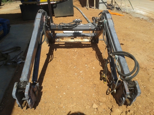 ขายแล้วขอบคุณ.เฮียสมหมาย ประจวบฯ ชุดตักหน้ารถไถฟอร์ด NH 6640 ตรงรุ่น ยี่ห้อFAUCHEUX F30 ปี1994 สภาพสวย มีงาเสียบหญ้า  ราคา95,000บาท.