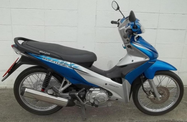 ขาย Honda Wave 110iสตาร์ทมือ ขาย 21,500.-จดปี 2553 สีน้ำเงิน ดำ