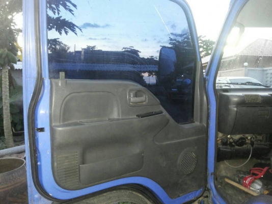 รถบรรทุก 6 ล้อ พื้นเรียบ ยี่ห้อ ISUZU  110  แรงม้า