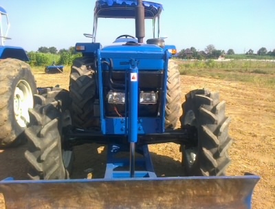ขาย  รถไถFORD  รุ่น6640คานหน้าNEWHOLLAND  มีทะเบียนพร้อมใช้สนใจ0810076640