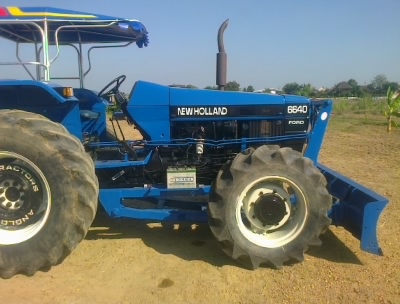 ขาย  รถไถFORD  รุ่น6640คานหน้าNEWHOLLAND  มีทะเบียนพร้อมใช้สนใจ0810076640