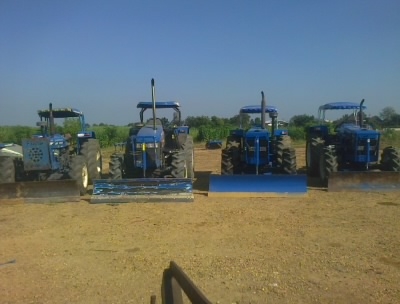 ขาย  รถไถFORD  รุ่น6640คานหน้าNEWHOLLAND  มีทะเบียนพร้อมใช้สนใจ0810076640