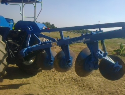 ขาย  รถไถFORD  รุ่น6640คานหน้าNEWHOLLAND  มีทะเบียนพร้อมใช้สนใจ0810076640