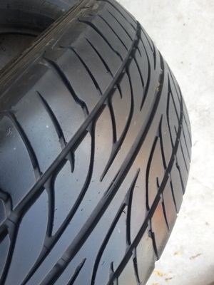 ขายยาง195/65/15 ปี 12 DUNLOP LM703 2 เส้น ขายยาง195/65/15 ปี 12 DUNLOP LM703 2 เส้น