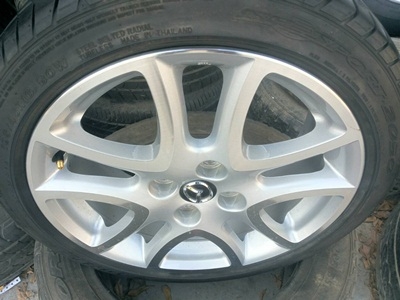 ขายล้อแม็กMazda 2 Sport Top16ยาง195/45/16 ปี 12  4 ล้อ(หน้าเงา)