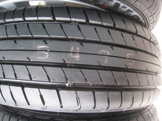 ขายล้อแม็กป้ายแดง mitsu attrage 15" พร้อมยางปี13 สนใจติดต่อเล็กคลองสามครับ 081-3747940