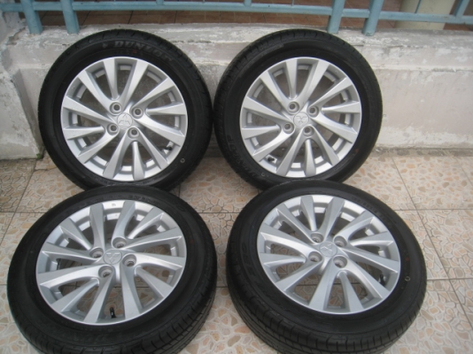 ขายล้อแม็กป้ายแดง mitsu attrage 15" พร้อมยางปี13 สนใจติดต่อเล็กคลองสามครับ 081-3747940
