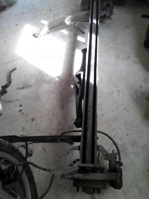 ขาย คานชุดดิสเบรคหลัง nissan cefiro a32 มือสอง สภาพดี ราคา 4000 บาท